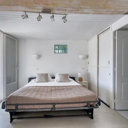 Cabanon Du Pin De Galle Avec A 30m Et Vue * Le Pradet